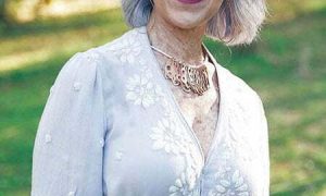 Short Hairtyle for Women Over 50, Women Hair Over 50