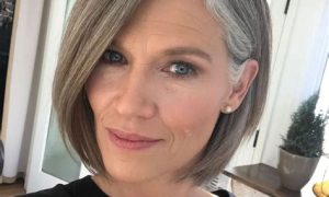 Over 50 Classy Side-Parted Chin-Length Bob | Chin length hair, Gorgeous