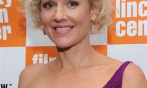 Short hairstyles for women in their 50s - Style and Beauty