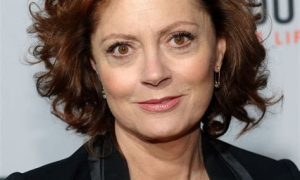 Trendy Wavy & Curly Haircuts for Older Women – Short, Medium and Long