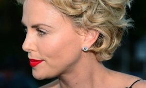 30 Wavy Hairstyles for Women Over 50 - Look Young And Beautiful