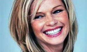 Short haircuts for women over 50 with round faces photo - 1 | Haircut